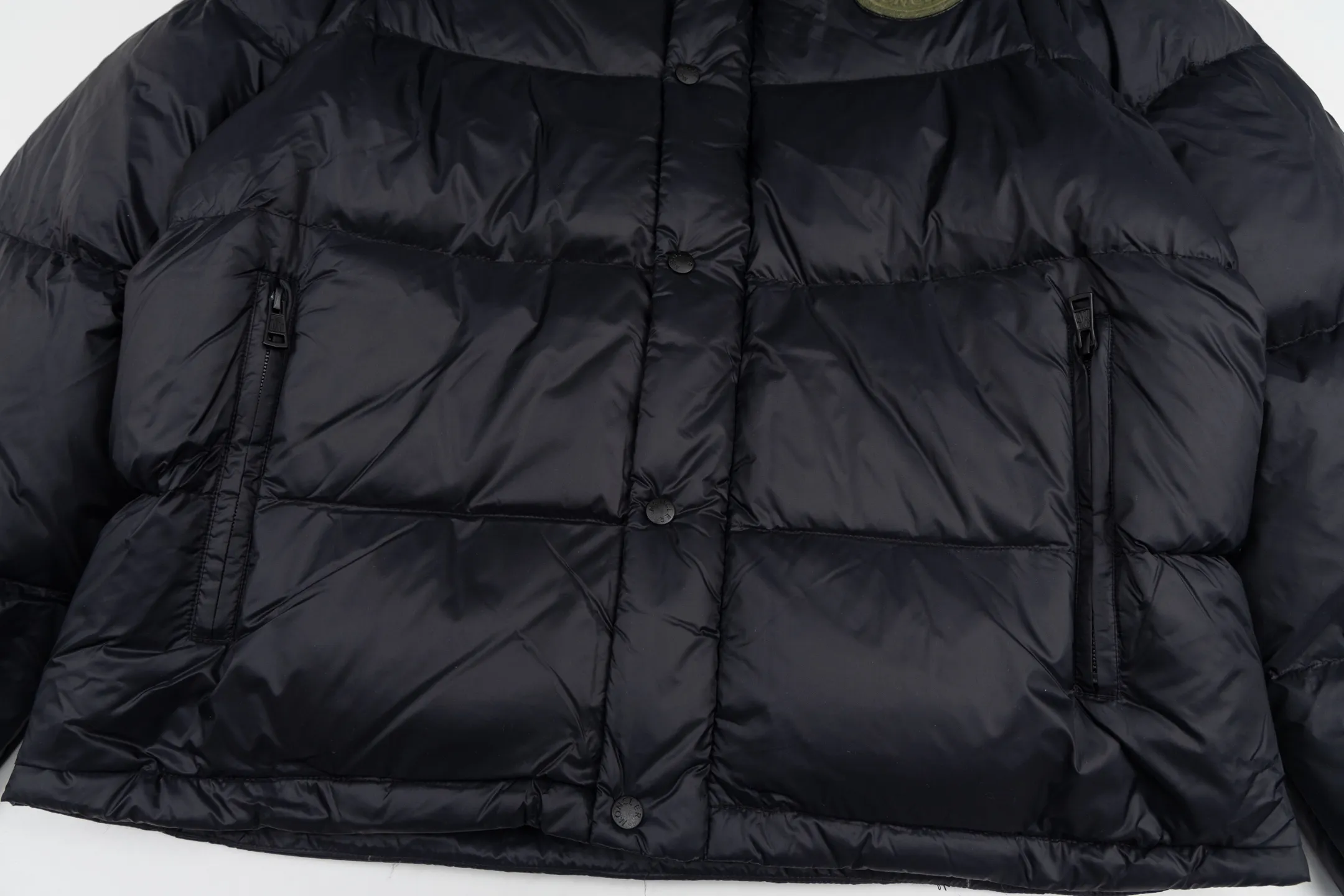 P390 Premium 2026 Original 90 ！ Premium ， ， ， ， ， ， ， 。 ， 。 ， ， ， 。 Size：M-3XL